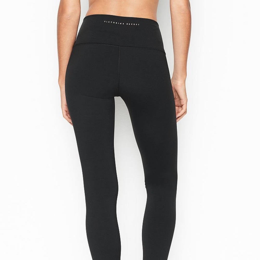 Victoria secret black high waisted pocket leggings ✨